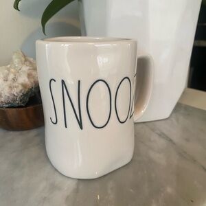 Rae Dunn SNOOZE mug